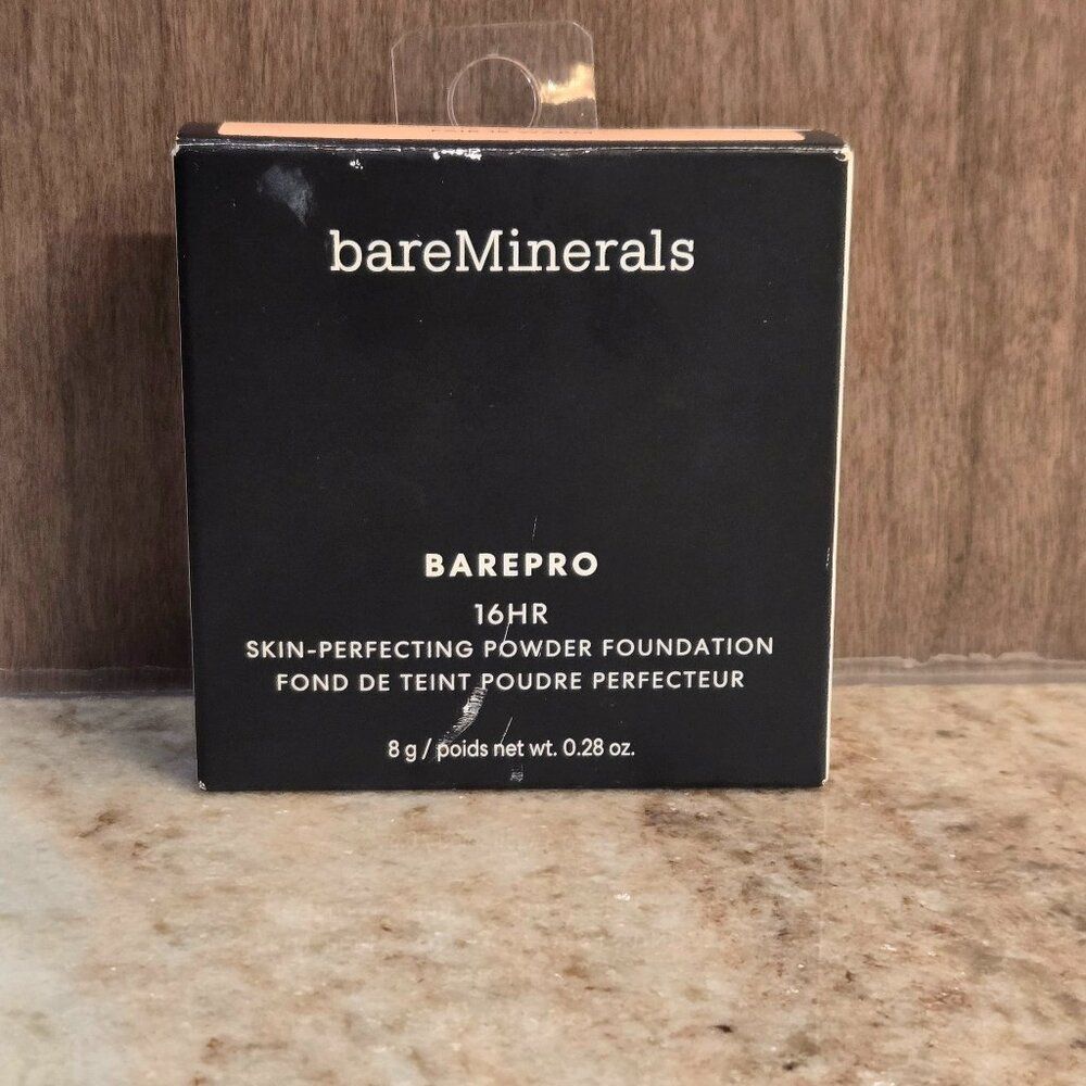 NIB bareMinerals BAREPRO 16 hr foundation